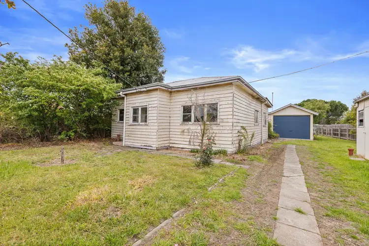 2 Anderson Street, Heyfield VIC 3858