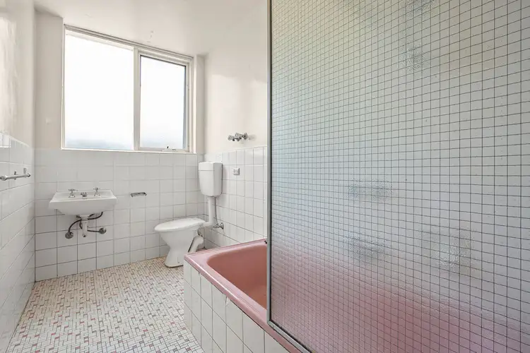 Fifth view of Homely apartment listing, 4/212 Kambrook Road, Caulfield VIC 3162