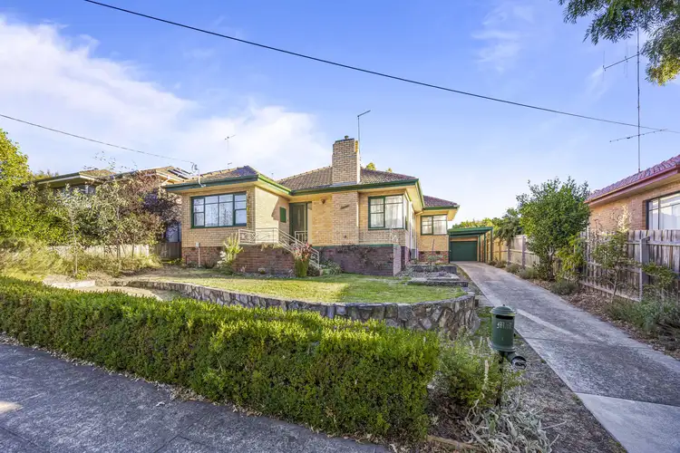 7 Howitt Street