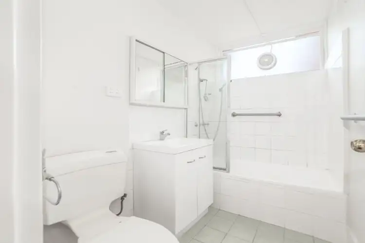 Fifth view of Homely apartment listing, 2/69 Morang Road, Hawthorn VIC 3122