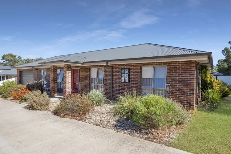 8/21 Scullys Lane, Heathcote VIC 3523