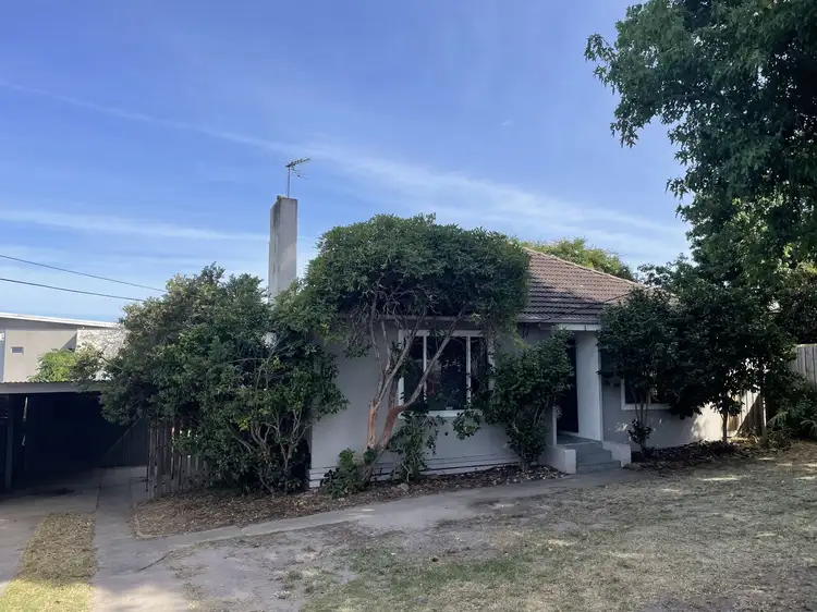 1 Aloomba Street