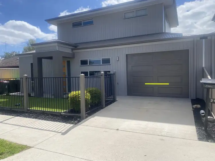 2/21 Travers Street, Morwell VIC 3840
