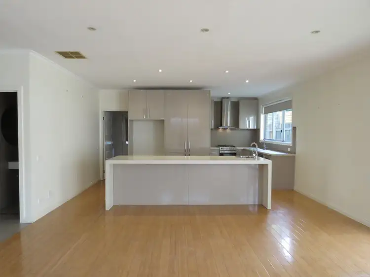 2B Curraweena Road