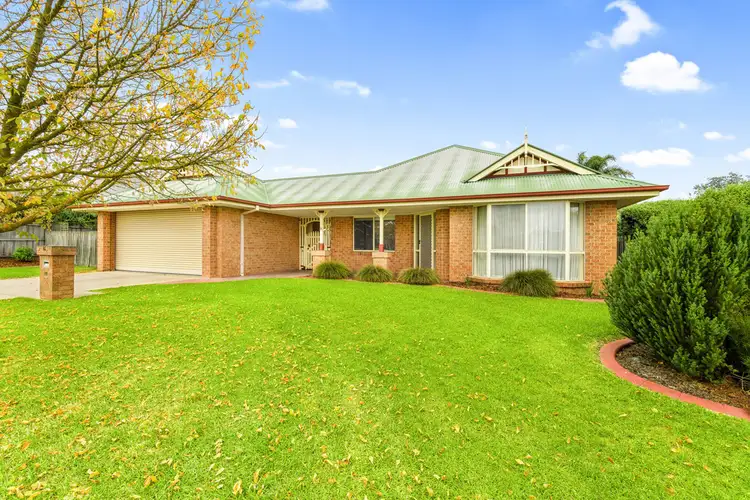 16 Cedarwood Drive, Maffra VIC 3860
