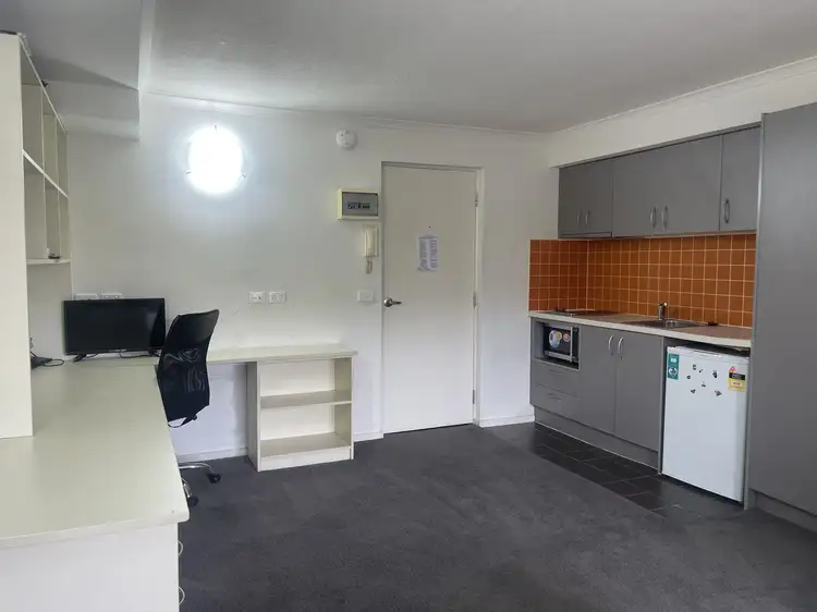 17/15 Hawthorn Road, Caulfield North VIC 3161