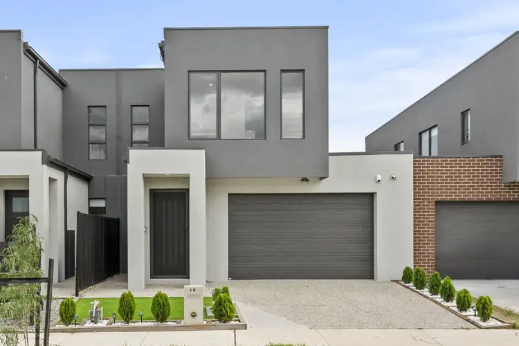 Main view of Homely unit listing, 16 Trowbridge Drive, Wollert VIC 3750