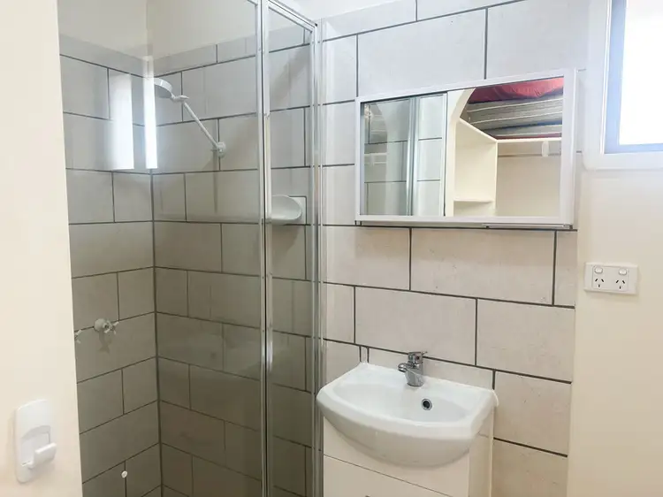 Fifth view of Homely unit listing, 2/4 Oak Street, Sale VIC 3850
