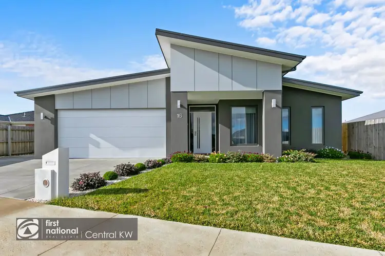 16 Parkview Boulevard, Morwell VIC 3840