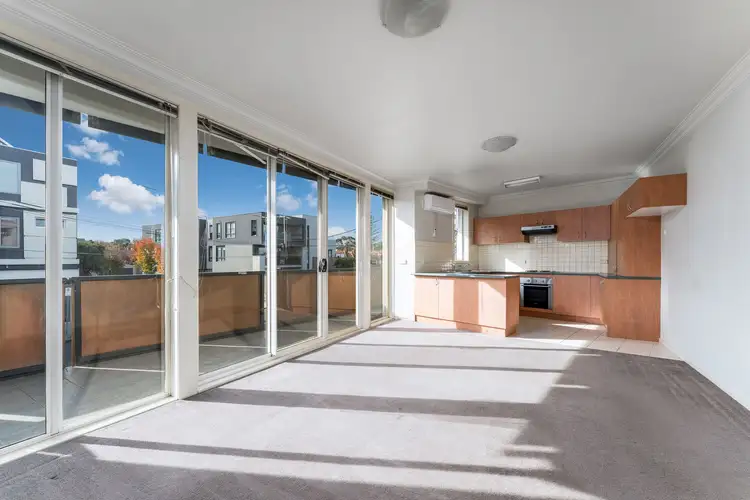 2/105 Orrong Crescent, Caulfield North VIC 3161