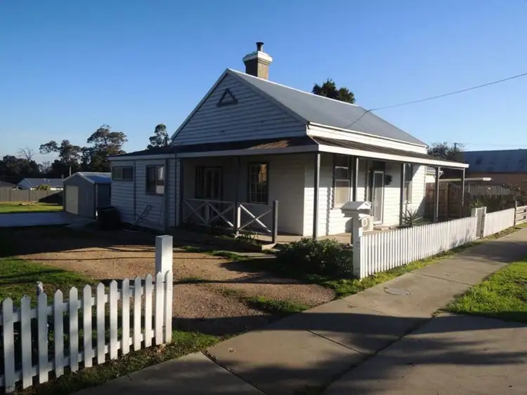 18 Macfarlane Street, Heyfield VIC 3858