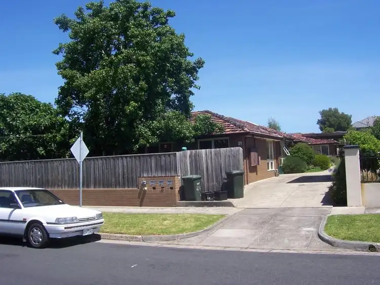 Main view of Homely unit listing, 2/18 Buckingham Avenue, Bentleigh VIC 3204
