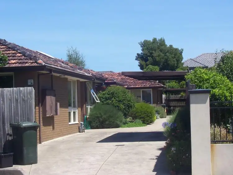 Second view of Homely unit listing, 2/18 Buckingham Avenue, Bentleigh VIC 3204