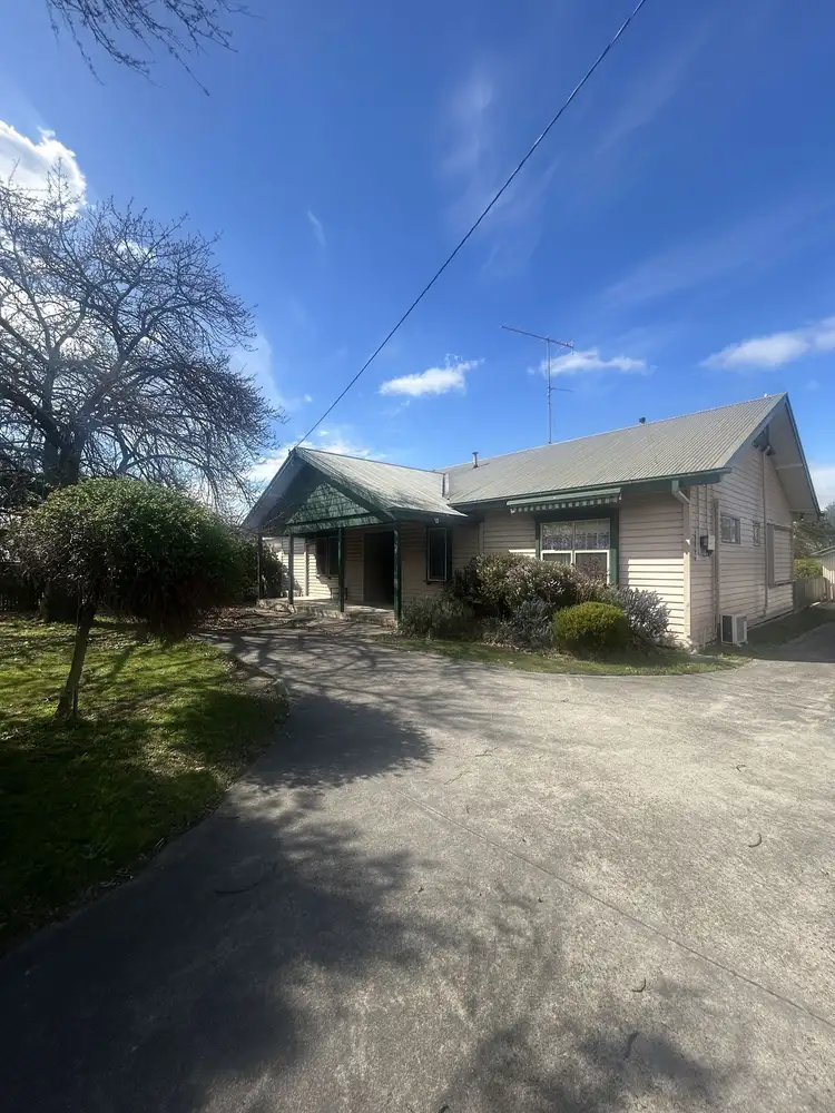 8 Latrobe Road, Morwell VIC 3840