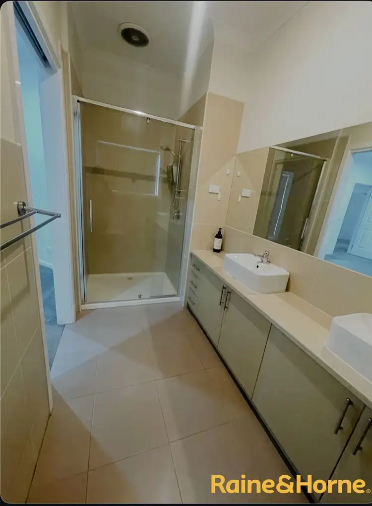 Fifth view of Homely house listing, 2 Redheugh Street, Craigieburn VIC 3064