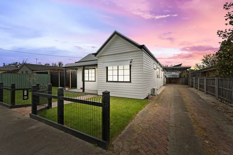 14 Pearson Street, Maffra VIC 3860