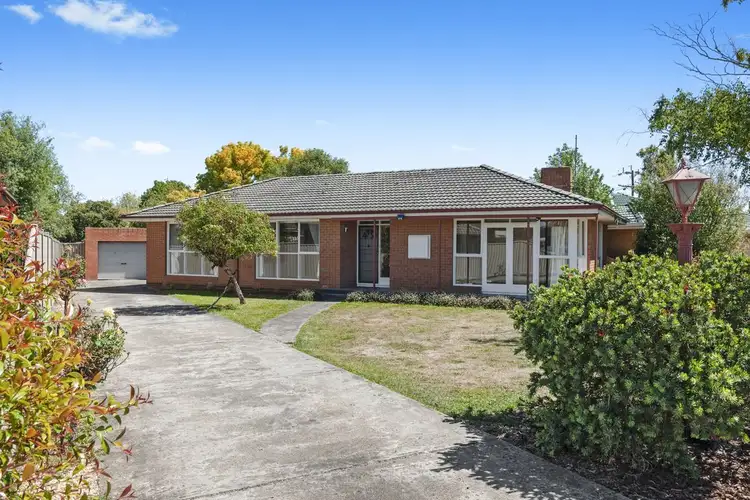 29 Lake Street, Wendouree VIC 3355