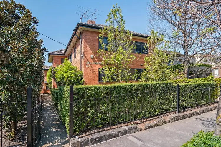 66 Mathoura Road