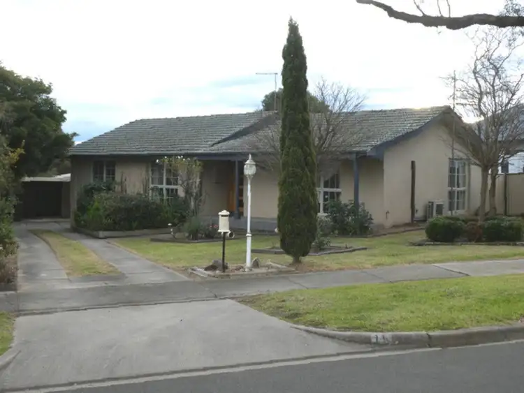 15 Mills Street, Maffra VIC 3860