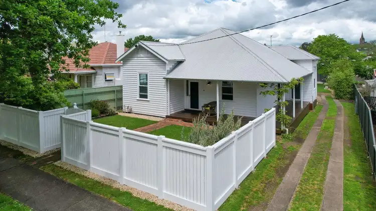 16 Goldsmith Street, Hamilton VIC 3300