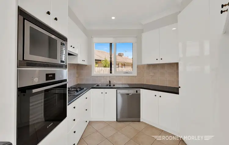 Fifth view of Homely villa listing, 2/16 Oswald Street, Elsternwick VIC 3185