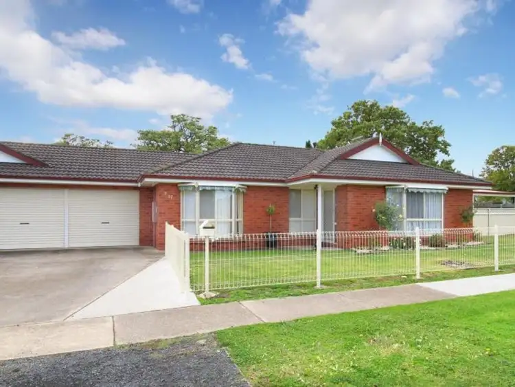 2/82 Queen Street, Maffra VIC 3860