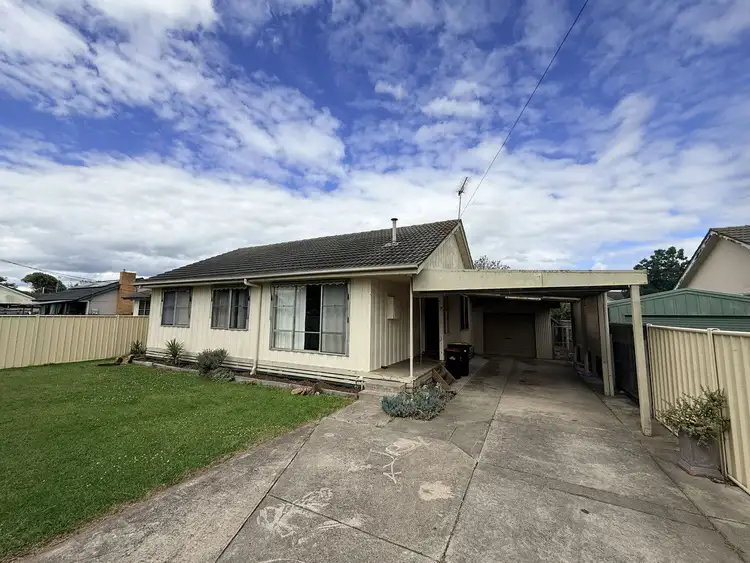 7 Overend Crescent, Sale VIC 3850