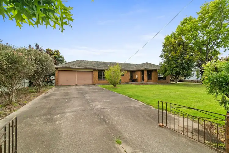13 Mary Street, Heyfield VIC 3858
