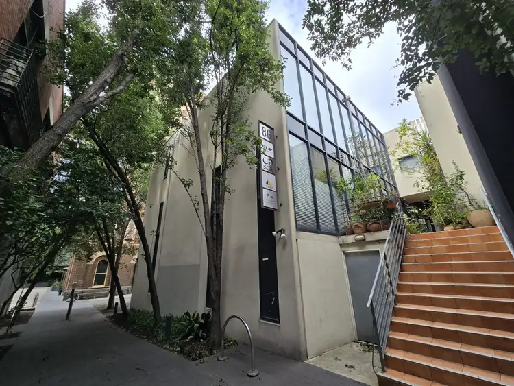 86 Wellington Street