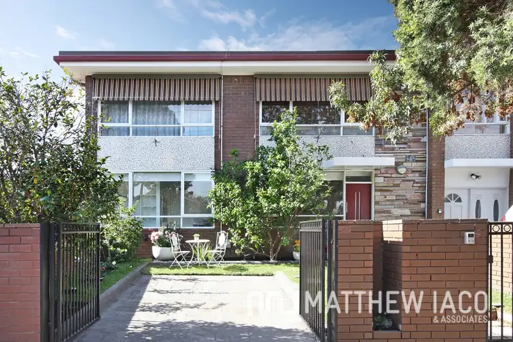 212 Kambrook Road