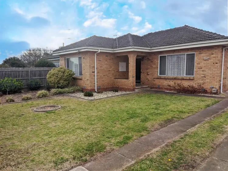 9 Beddoe Avenue
