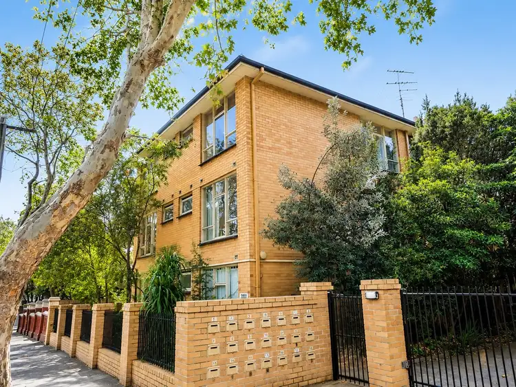 10 Acland Street