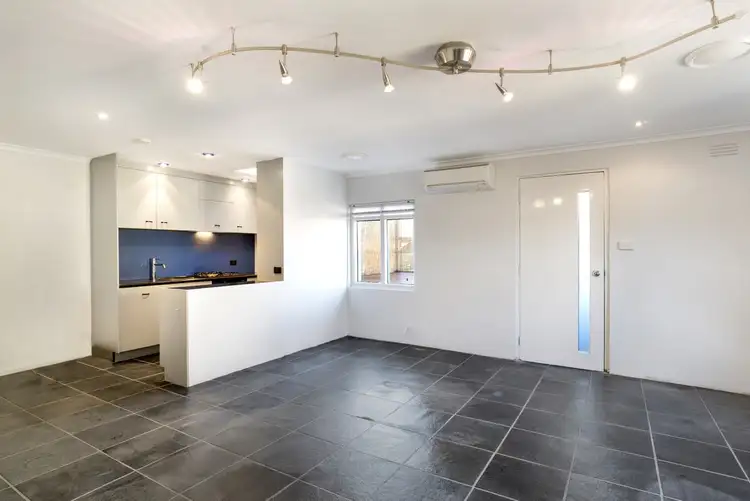 6 Sidwell Avenue