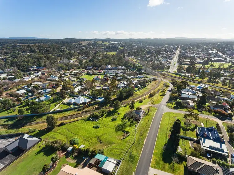 4 James Street, Castlemaine VIC 3450