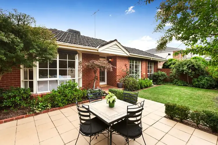 1/4 Bernborough Avenue, Balwyn VIC 3103