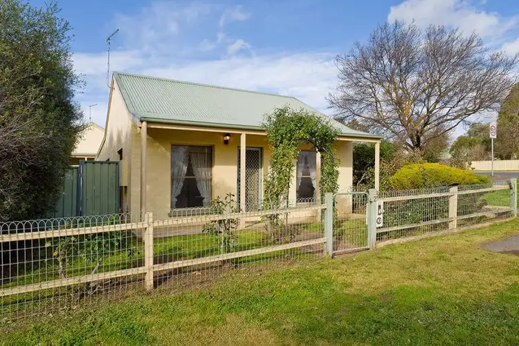 Main view of Homely house listing, 2/41 Hunter Street, Castlemaine VIC 3450