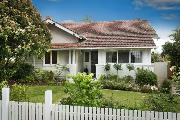 Second view of Homely house listing, 7 Kingsley Crescent, Mont Albert VIC 3127