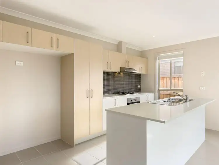 Second view of Homely house listing, 124 Crossway Avenue, Tarneit VIC 3029