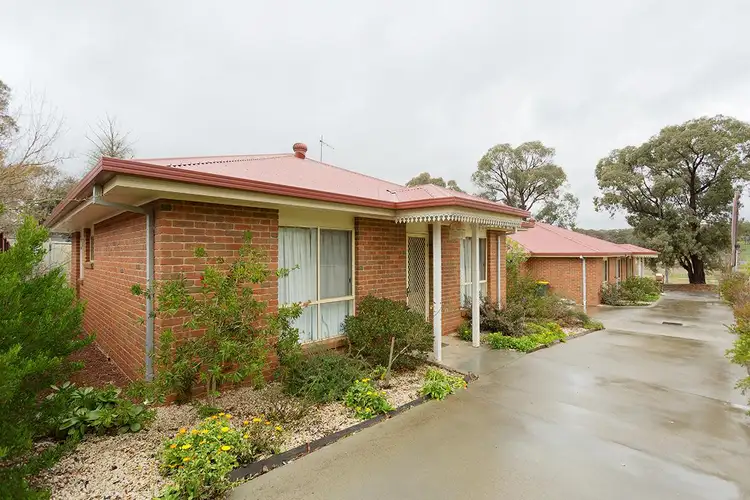 Main view of Homely unit listing, 2/2 Farran Street, Castlemaine VIC 3450
