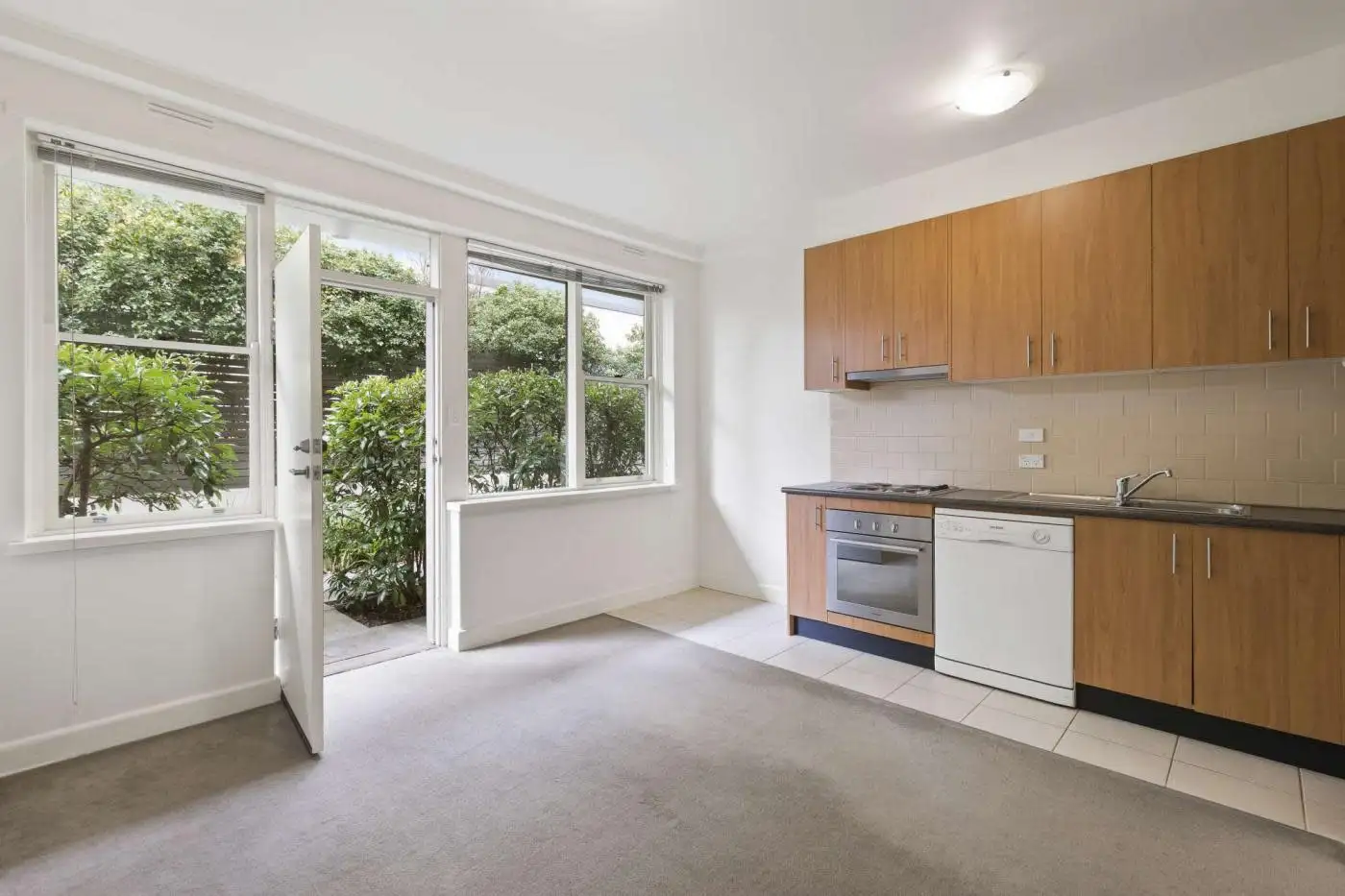 Main view of Homely apartment listing, 4/5 Summerlea Grove, Hawthorn VIC 3122