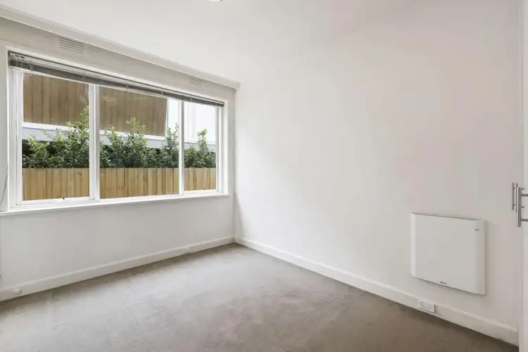 Second view of Homely apartment listing, 4/5 Summerlea Grove, Hawthorn VIC 3122