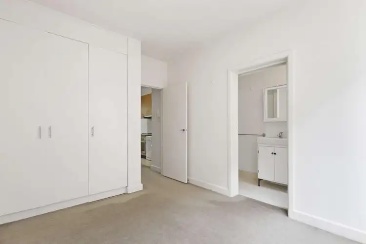 Third view of Homely apartment listing, 4/5 Summerlea Grove, Hawthorn VIC 3122