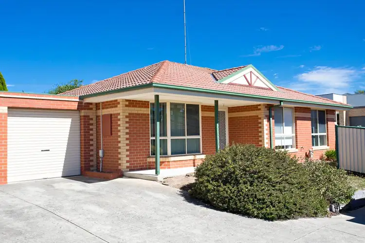 4/5 Hocking Avenue, Canadian VIC 3350