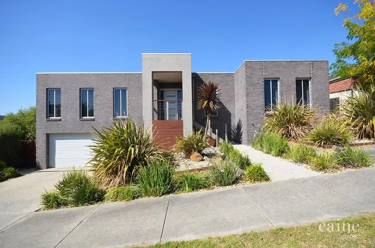 2 Jonathan Court, Brown Hill VIC 3350