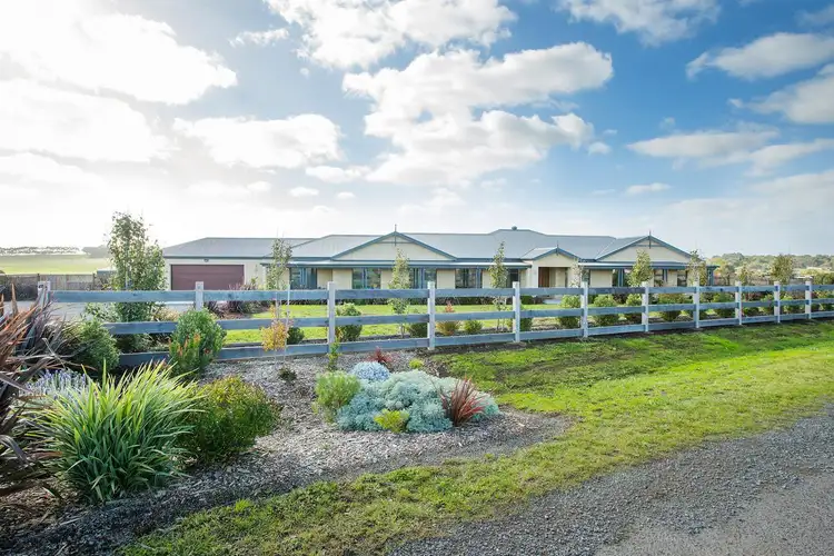 Second view of Homely house listing, 2 Clara Court, Woodford VIC 3281