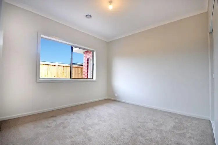 Fifth view of Homely house listing, 4 Bentley Street, Warragul VIC 3820