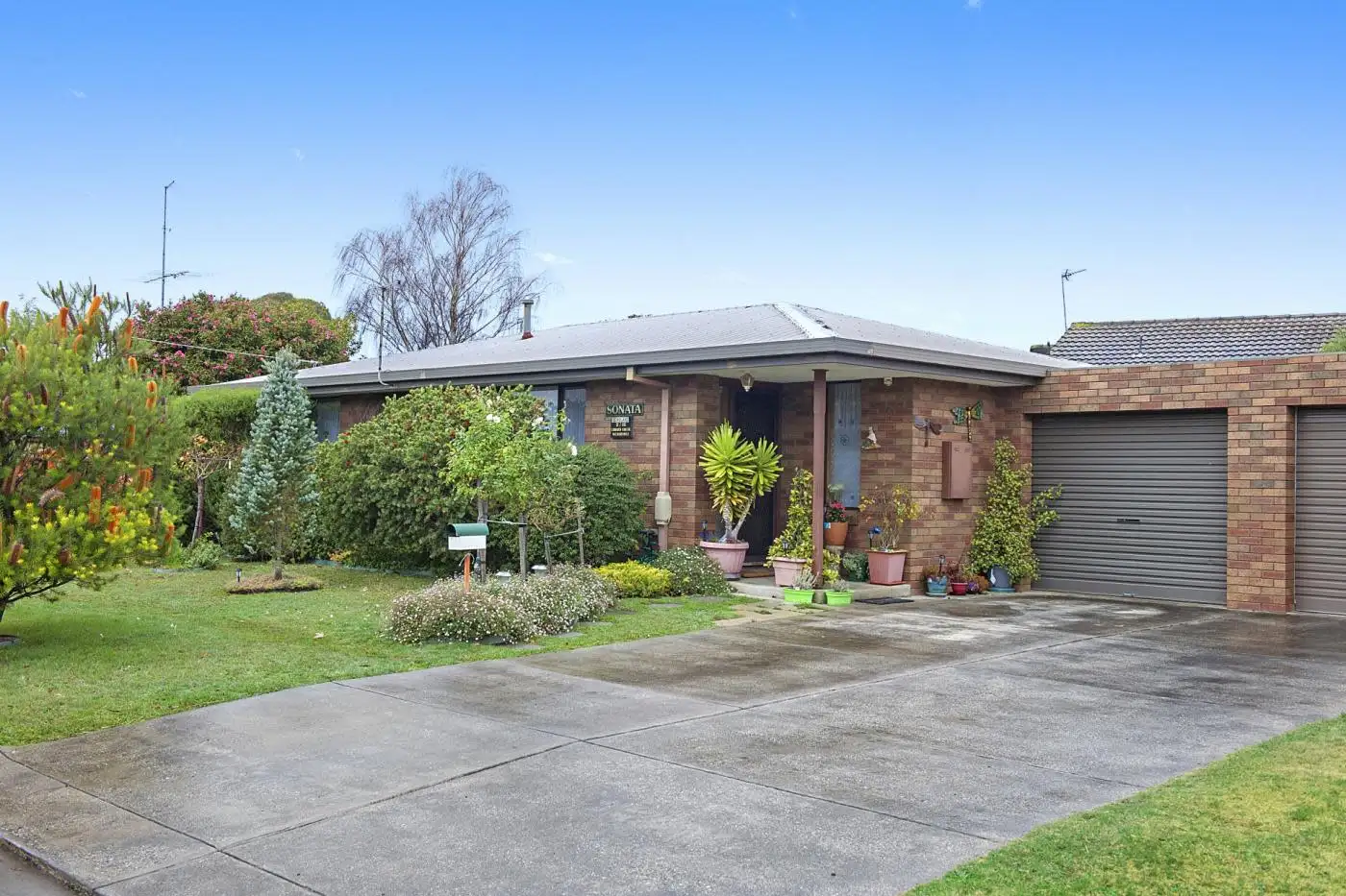 Main view of Homely townhouse listing, 2/16 Edwards Crescent, Wendouree VIC 3355