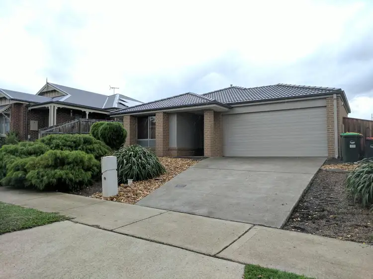 6 Bronte Court, Drouin VIC 3818