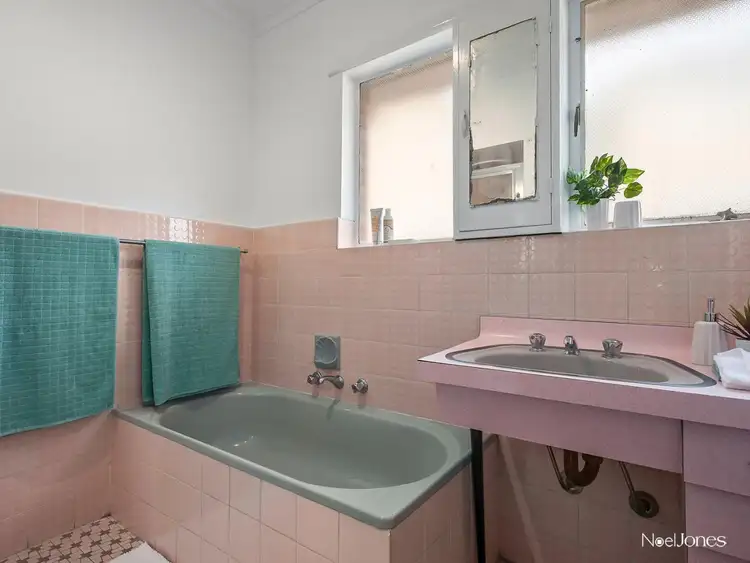 Sixth view of Homely unit listing, 2/31 Weir Street, Balwyn VIC 3103