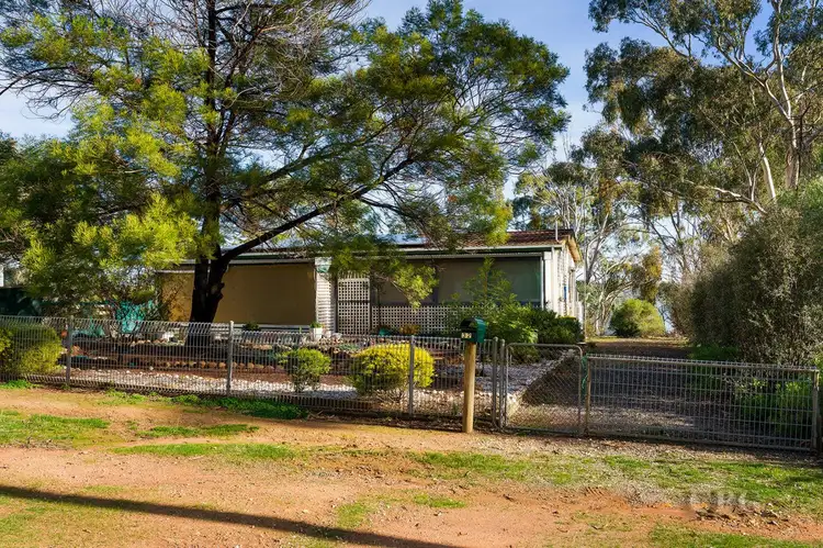 32 Wyndham Street, Newstead VIC 3462